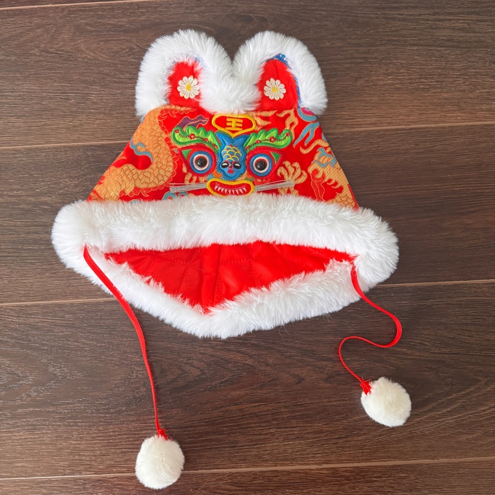 Red Embroidered Dragon Fur-Trimmed Winter Hat